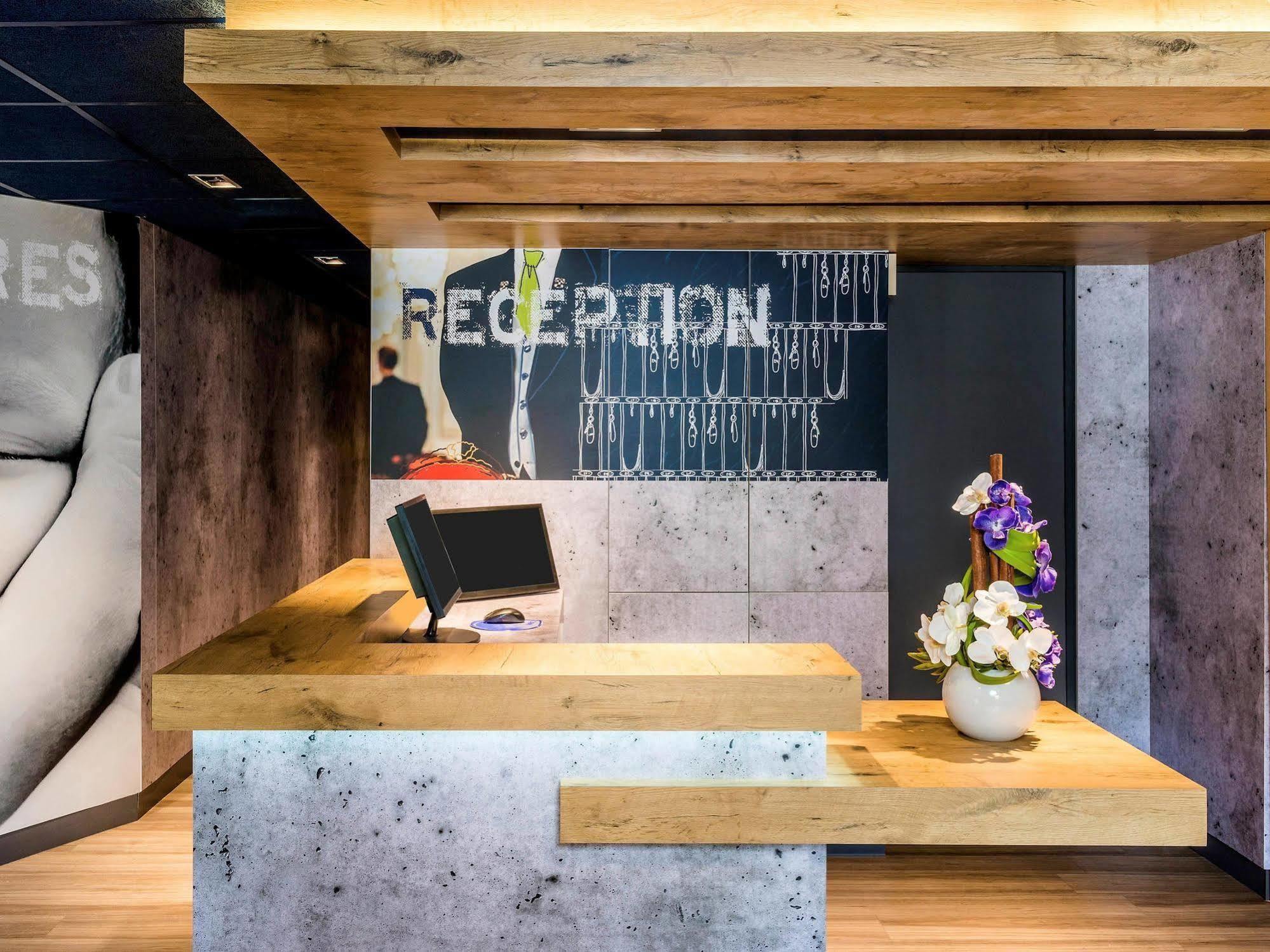 ibis budget Argenteuil Bords de Seine Buitenkant foto