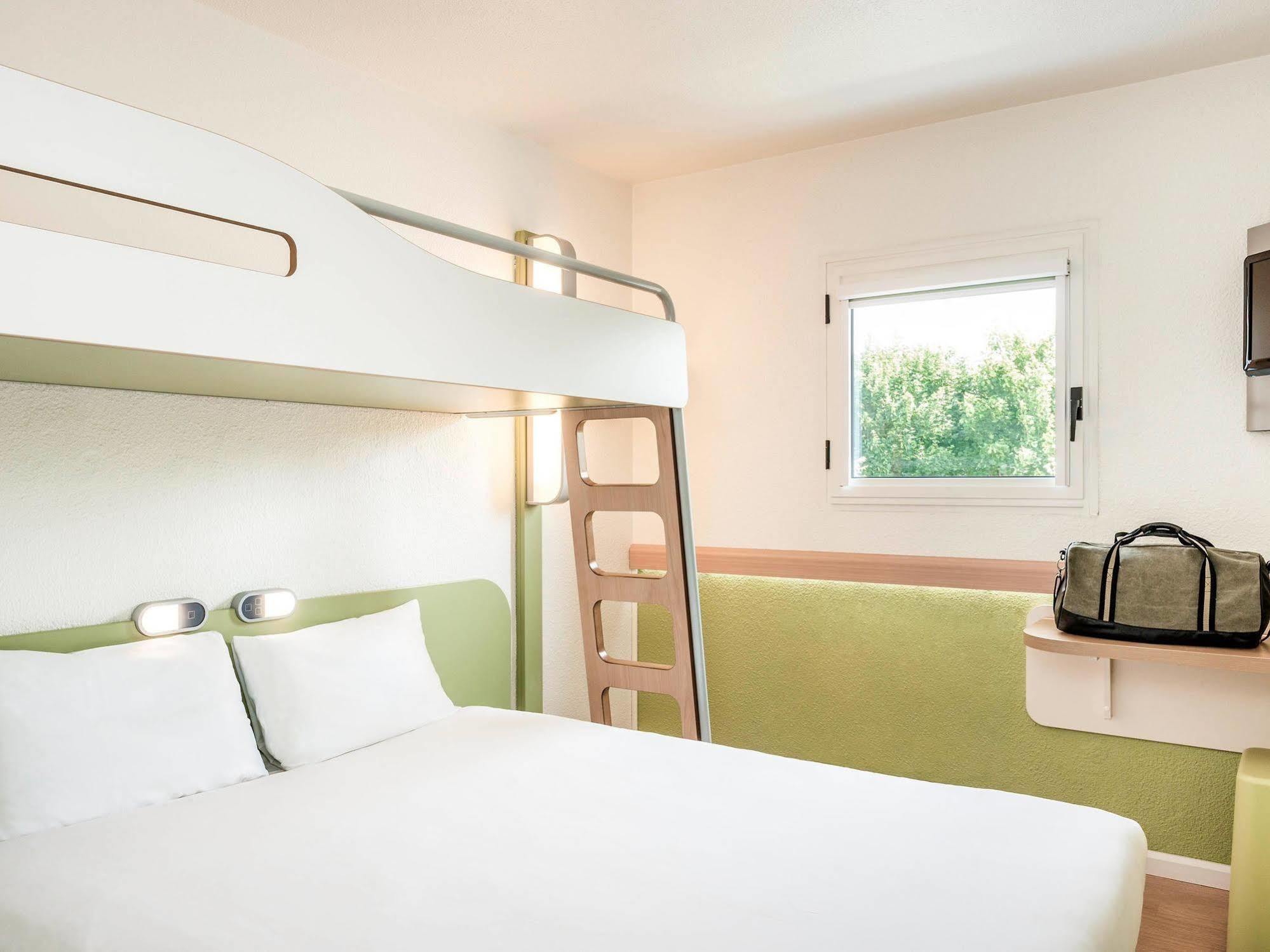 ibis budget Argenteuil Bords de Seine Buitenkant foto